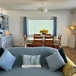 Beachcomber 펜션 발리코닐리