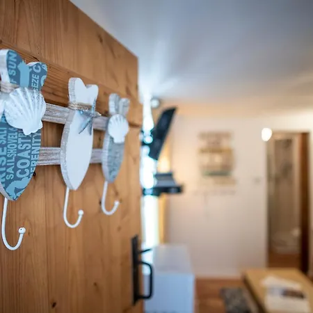 Beachcomber בית נופש באליקונילי